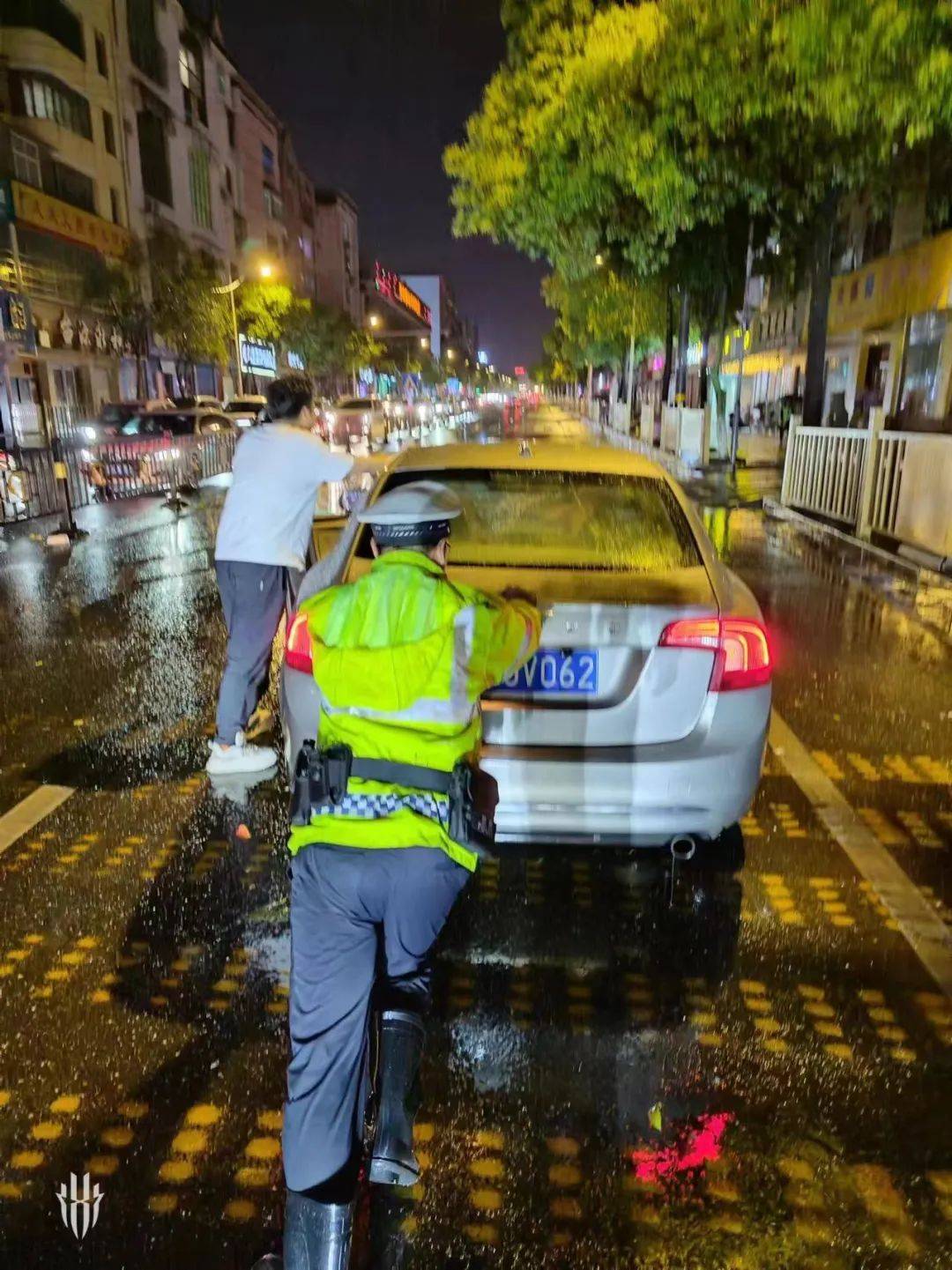 昨晚,宜春遭遇强对流天气!