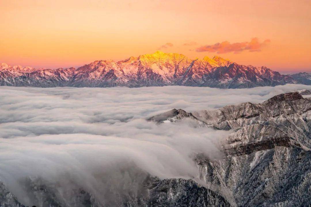 万年雪山观景台海拔图片