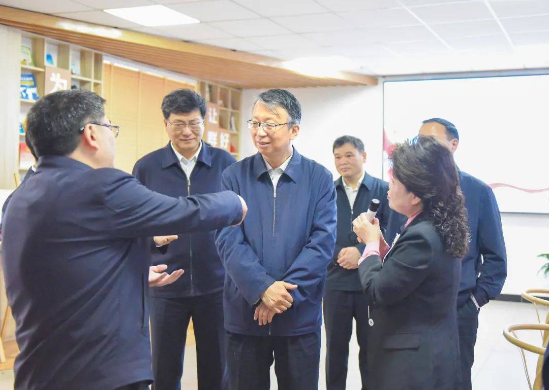 沈春耀赴沙坪坝区调研基层立法联系点工作