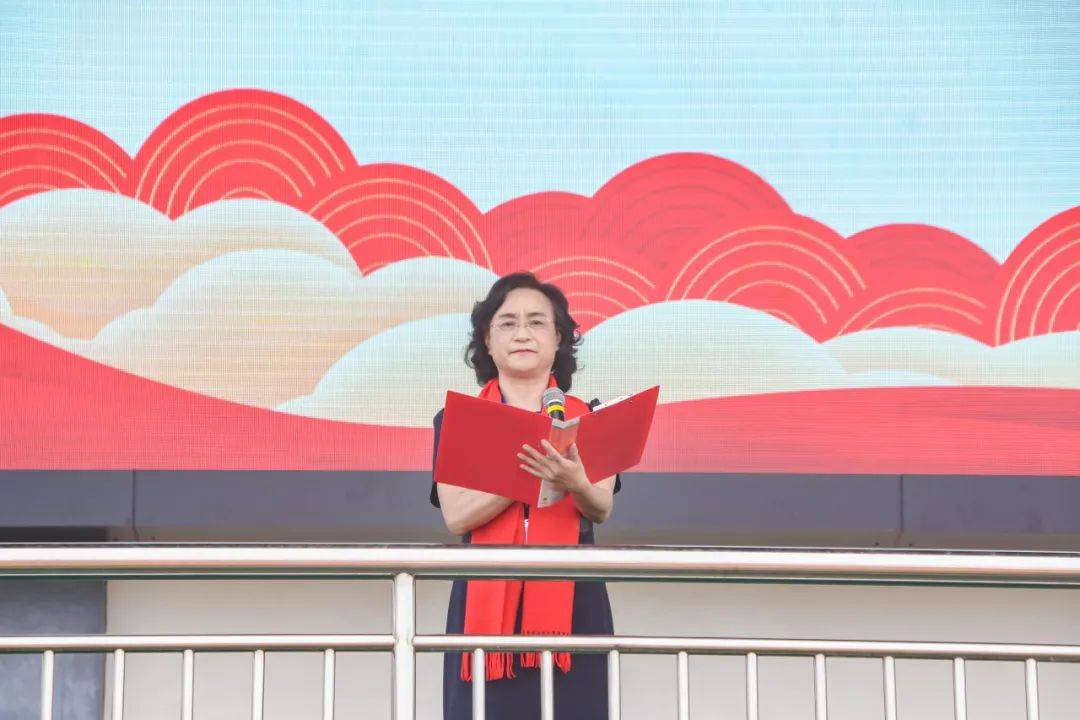 决胜中考筑梦未来六盘水市纽绅中学举行2024届中考冲刺誓师大会