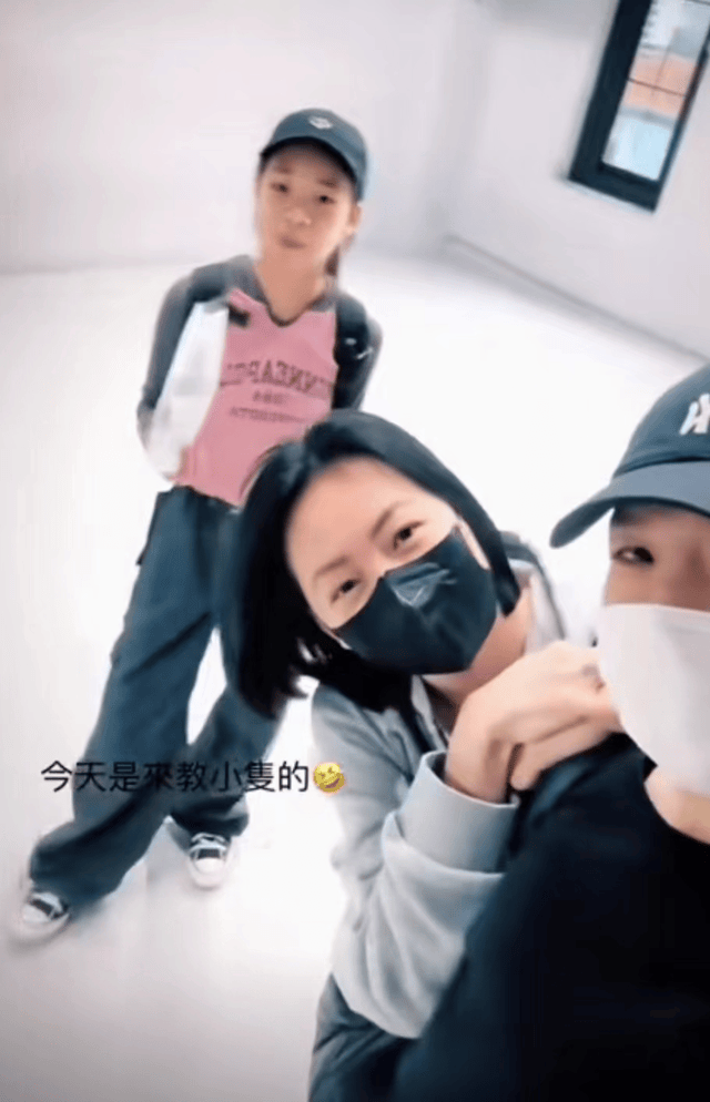 小s把3个女儿都培养成了明星大s却把小玥儿养成了这样