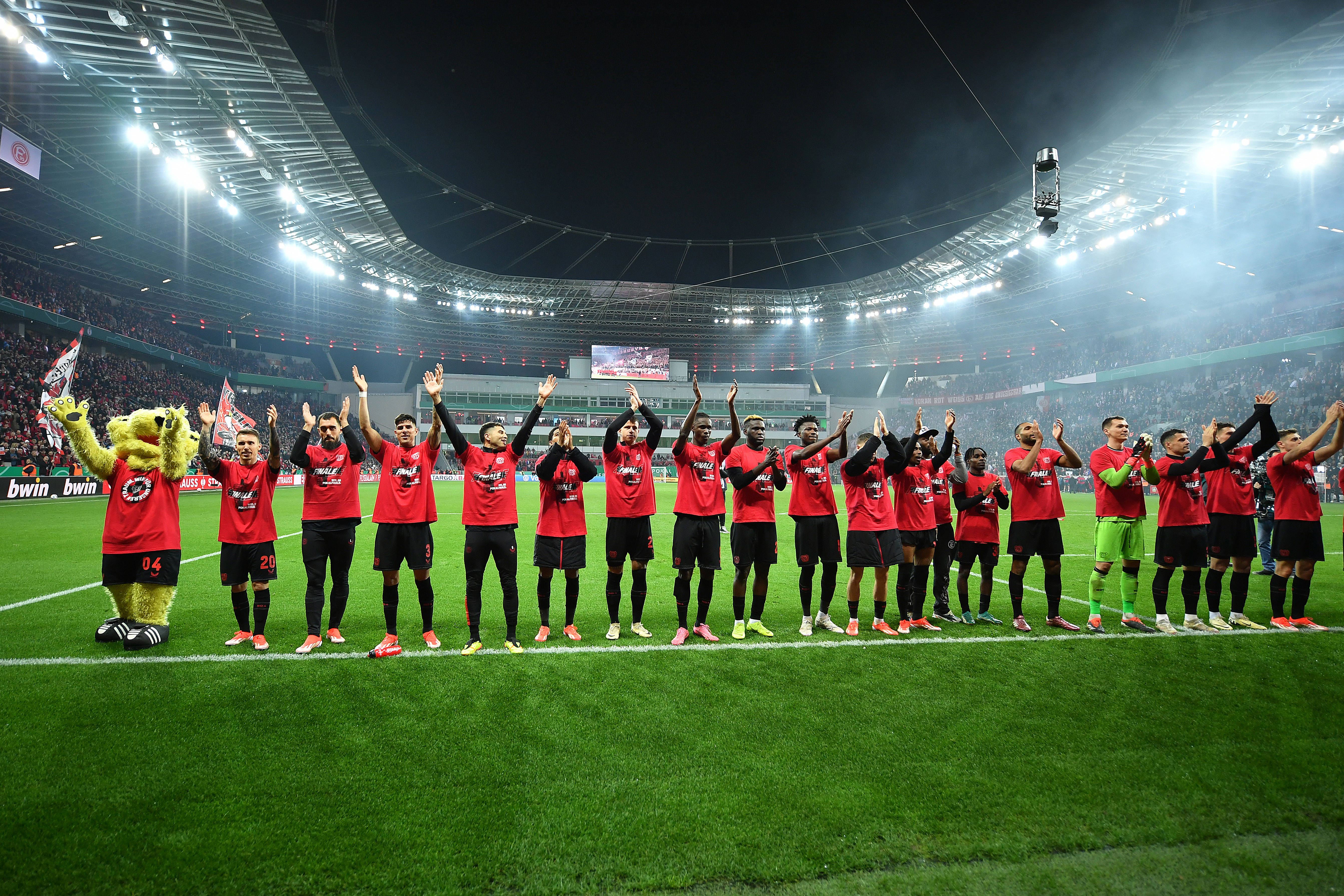 足球——德国杯:勒沃库森晋级决赛