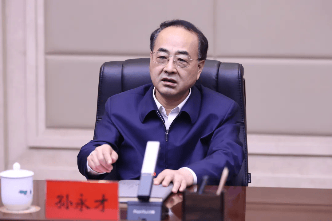 中国中车集团党委副书记王铵,副总裁余卫平,市领导王卫安,阳望平,杨