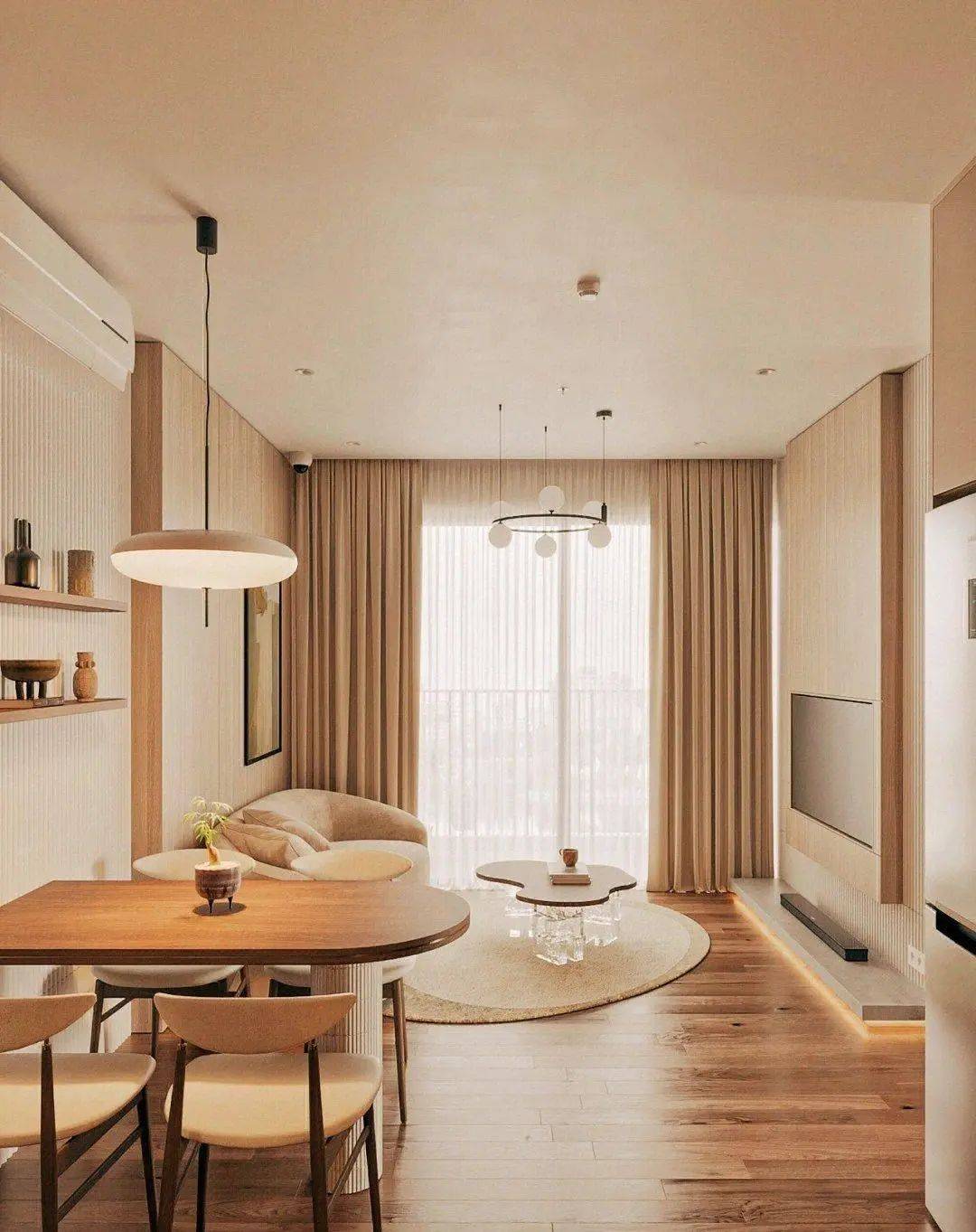 70㎡原木诧寂风,属于小户型的浪漫与高级感