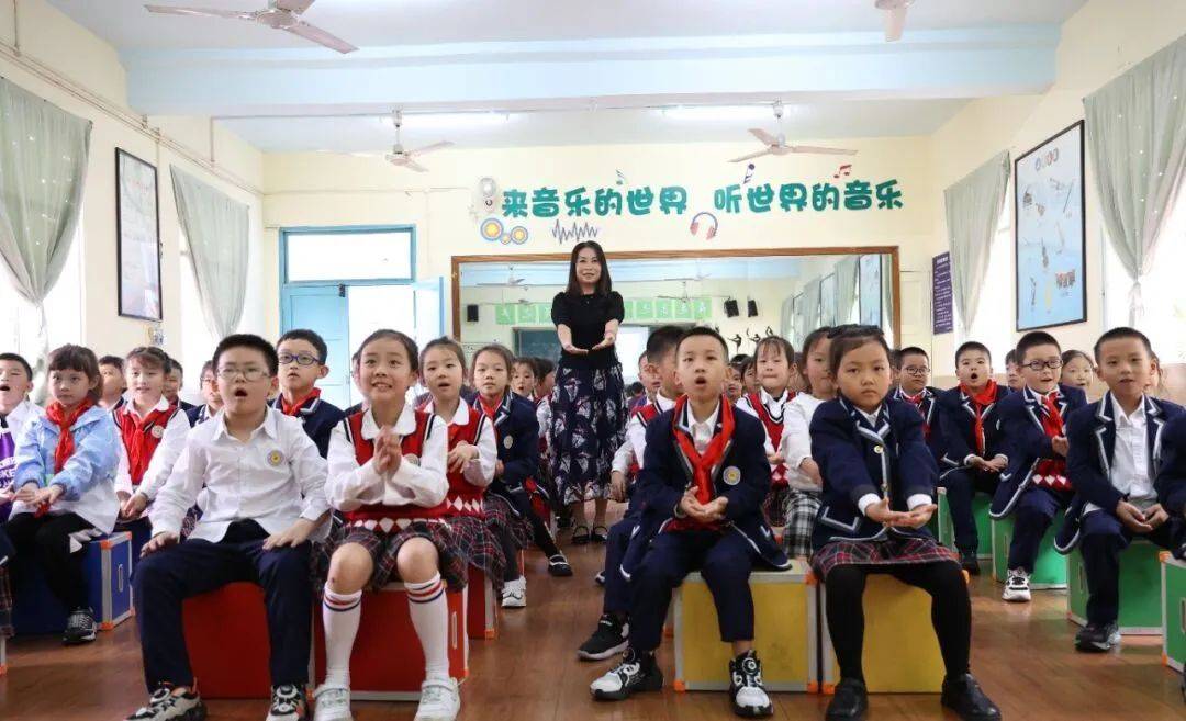 非遗里的广汉罗焱剪纸世界的艺术人生