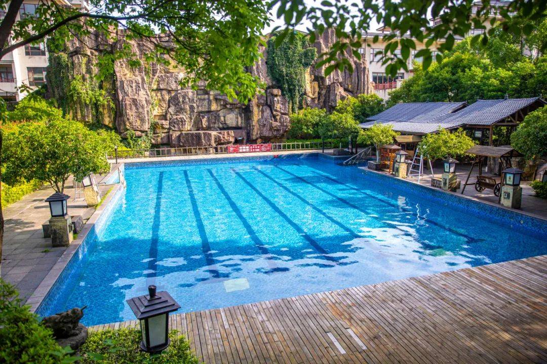 豪华房舒心住part02zilongwan hot spring进入紫龙湾,灰汤唯一一家