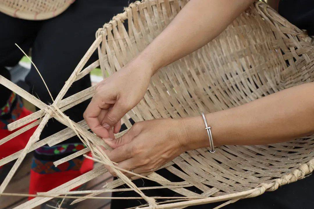 近距离感受竹制工艺品的古朴之美~跟着慧竹渔耕园的手艺人一起深入