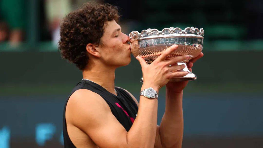 上周冠军贝雷蒂尼夺得复出首冠胡尔卡奇与谢尔顿收获红土首冠