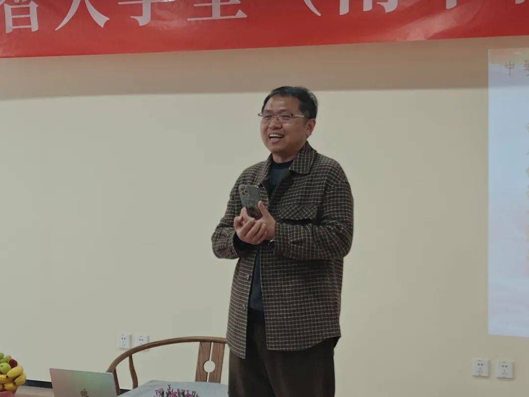 赵国栋院长介绍了元宇宙大厦的由来和书院落地南中轴国际文化科技园