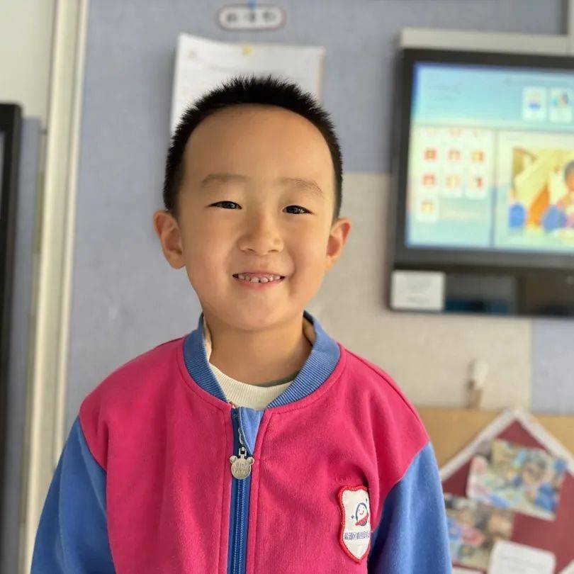 李锦添我们可以请一位大人给我们讲一讲坚果的营养,可是请谁呢?