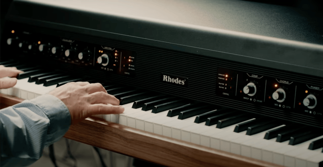 英国摇滚乐队embrace键盘手体验rhodesmk8的第一印象如何