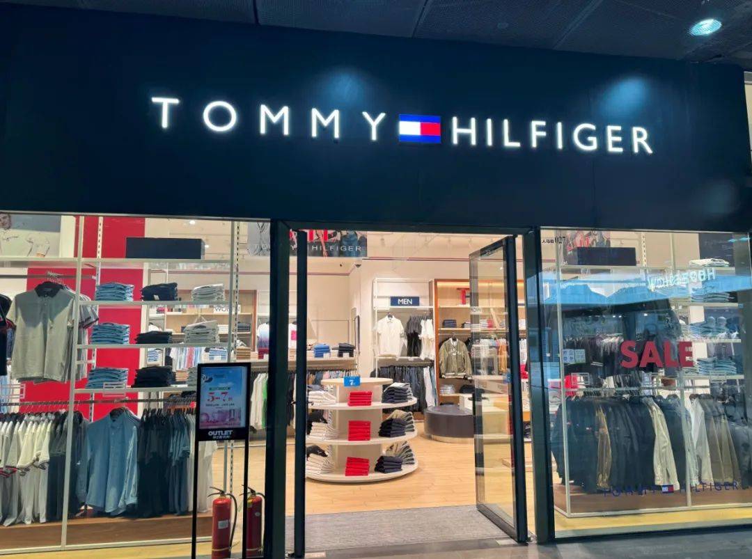 元,活动价745元左:短袖t恤吊牌价690元,活动价345元3-5折vip专享会右