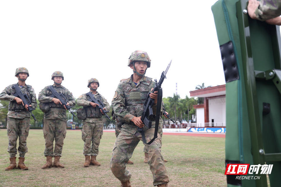 铸魂兵之初 先上血性课——南部战区海军某训练基地见闻