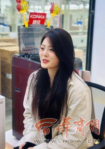 数字丝路新职人警校生跨界当主播数字经济让年轻人用更多样的方式绽放