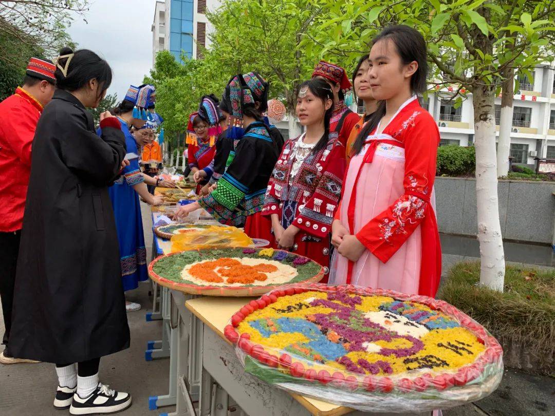 来宾市第八中学校徽图片