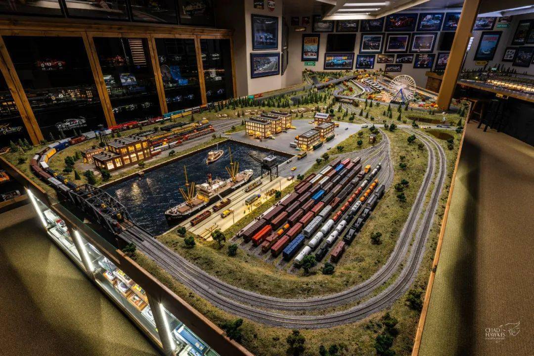 男人就不能有个模型间放沙盘和模型?