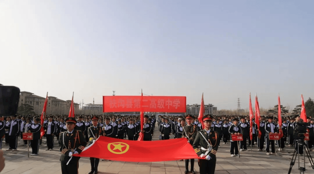 踏青徒步与青春同行丨扶沟县各高中团委组织学生团员开展徒步远足活动