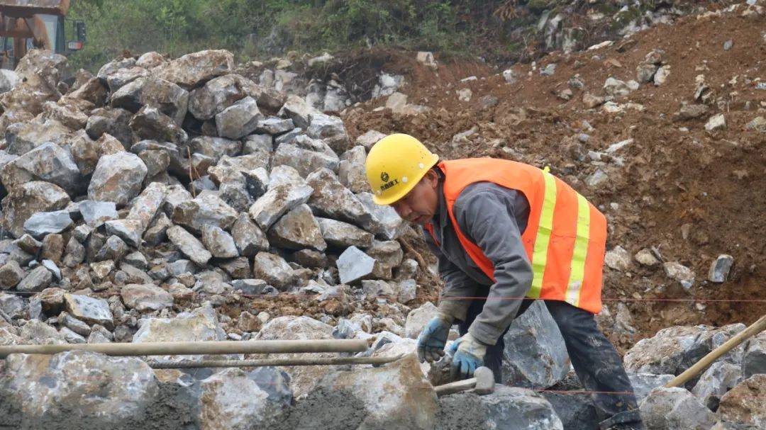 开足马力铜仁德江机场连接线公路加快推进
