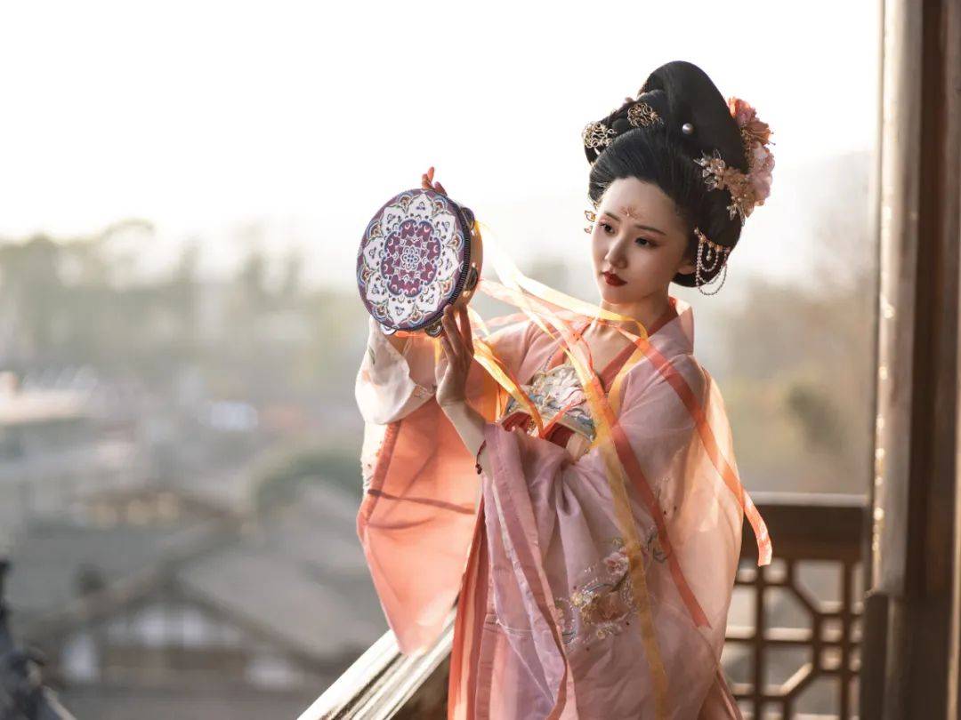 之旅千年古城02位于阆中市思依镇东部,距城区12公里,杨家河宛转曲折