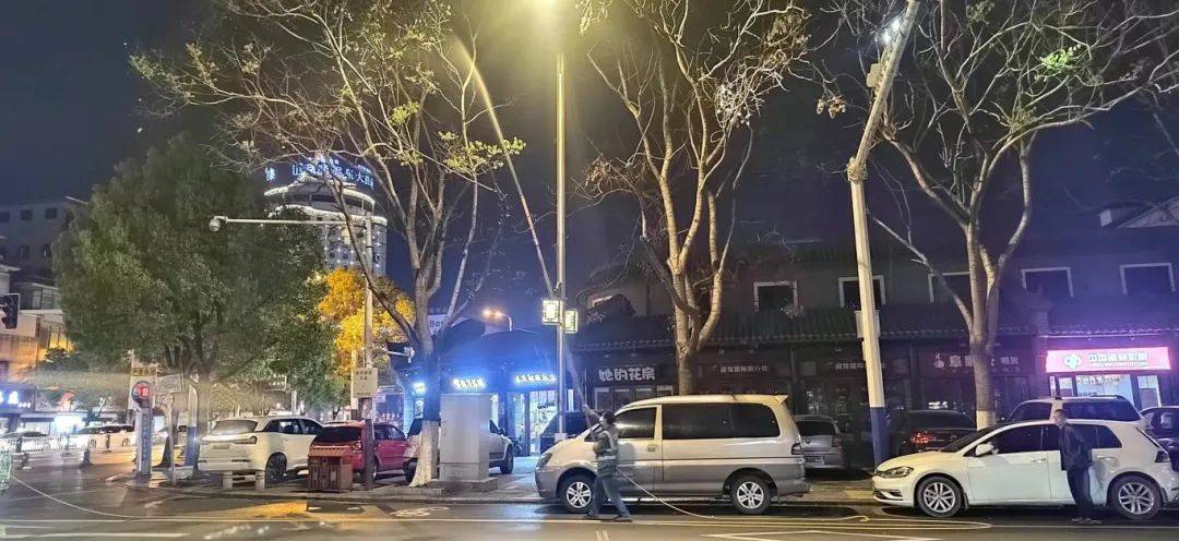 阜阳西湖大道淮河路南京路文峰路拍下这是在干啥