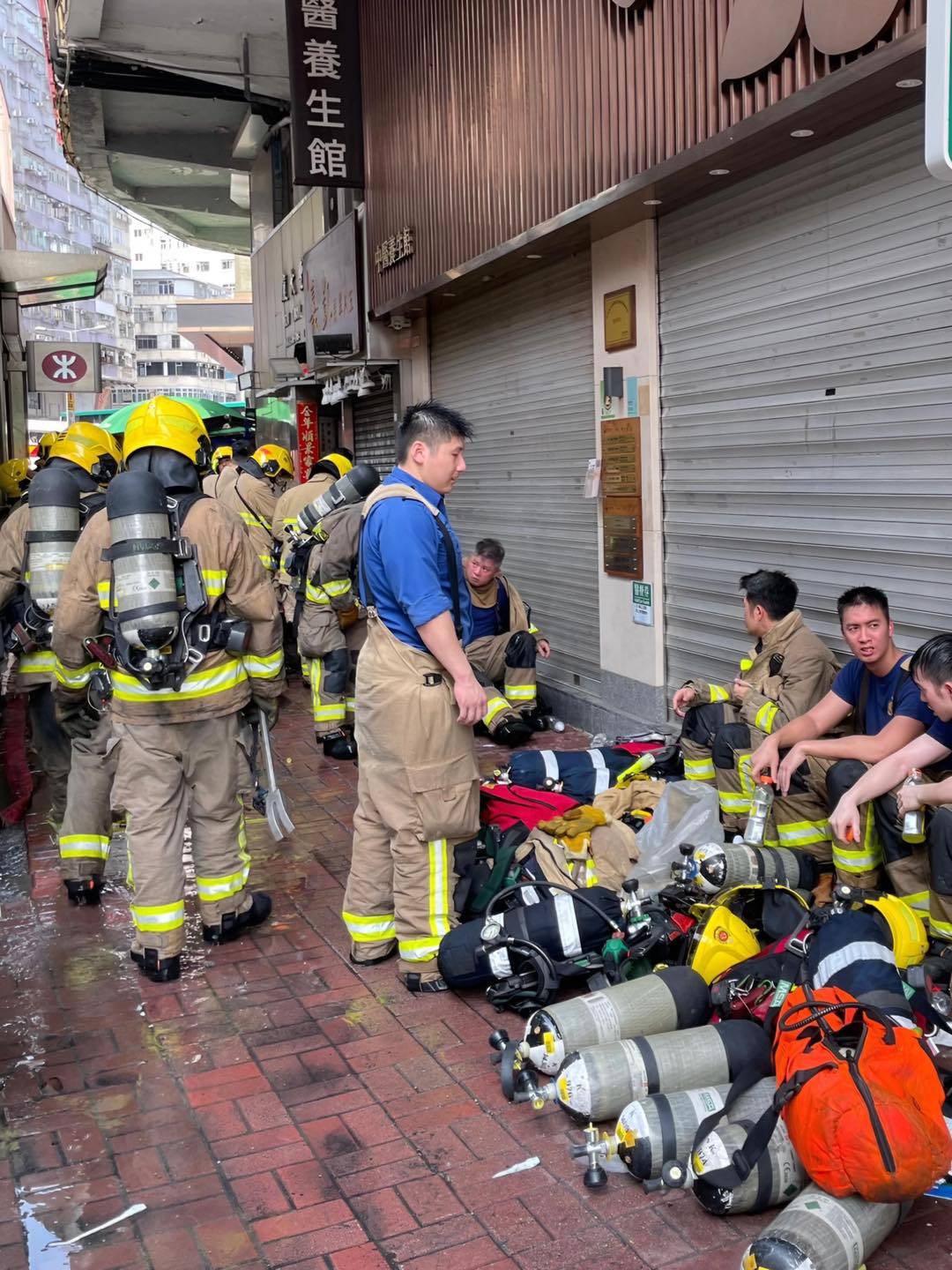【视频】香港一大厦大火导致5死36伤