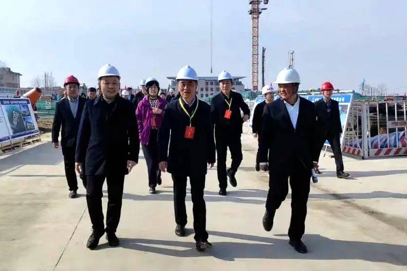 矿山安全监察局青海局局长牛银海,海东市常务副市长张忠良等陪同调研