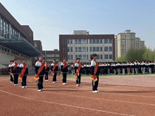 亳州市第四小学千名学子队列队形展风采