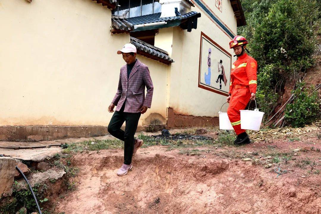 大理漾濞抗旱送水解民忧节约用水人人有责