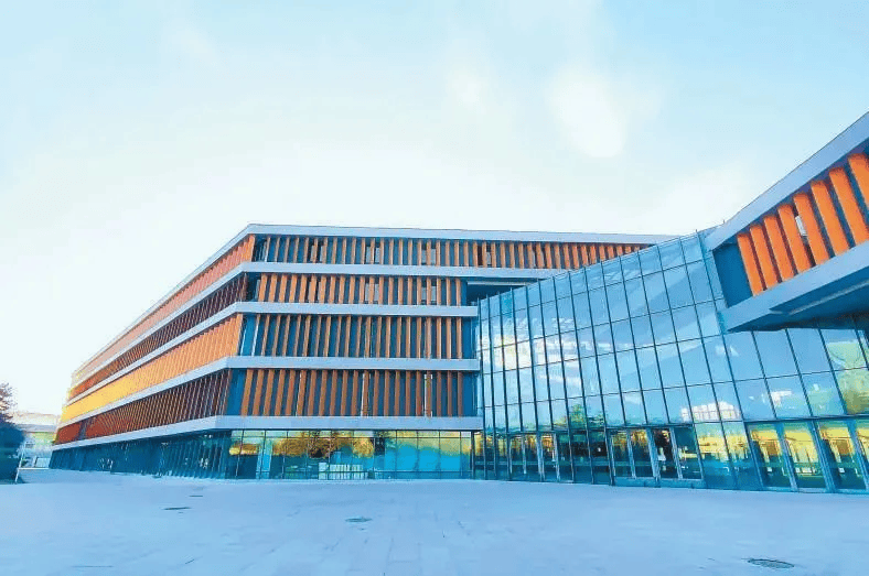 大"8字楼等迎蜕变:数据总部基地,今年拟引入50家企业_建设_项目_北京