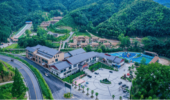 香谷小镇→润浩国际垂钓基地→金色芭黎庄园→数字游垫资溪生态康养一