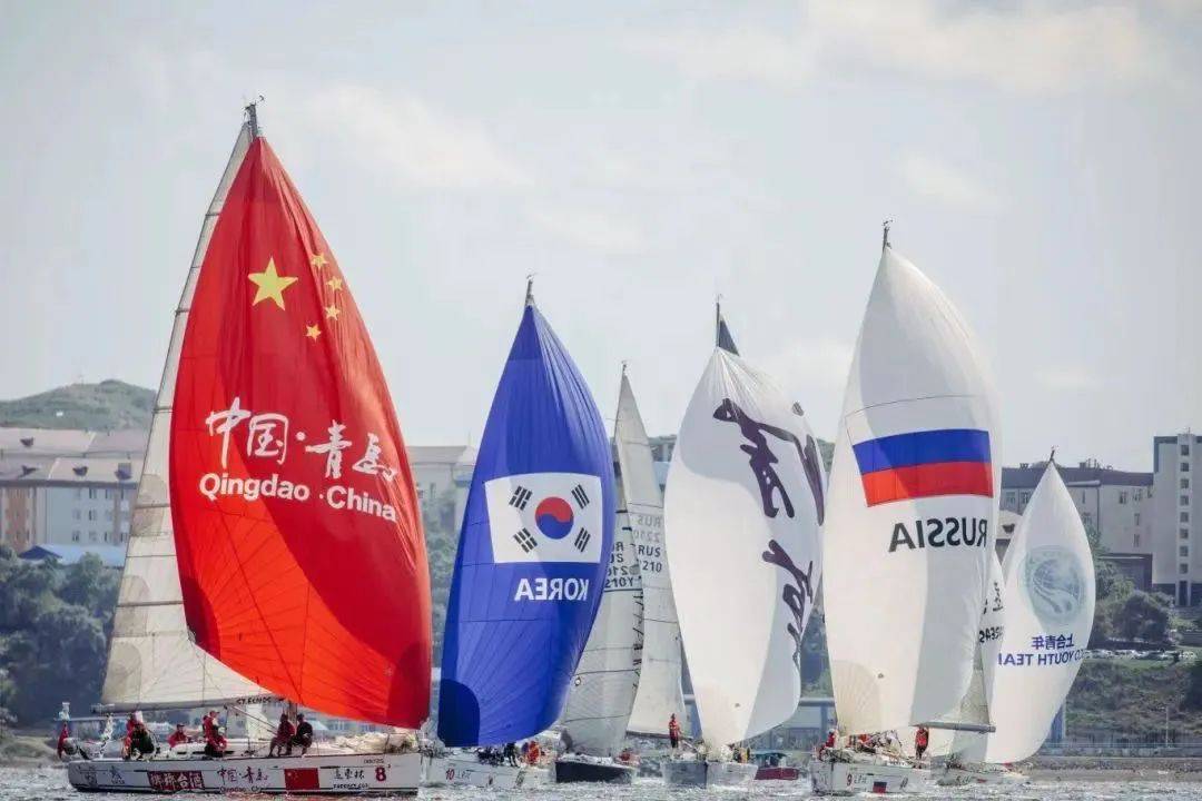 连续9届引进克利伯环球帆船赛青岛站比赛,积极承办中国家庭帆船赛