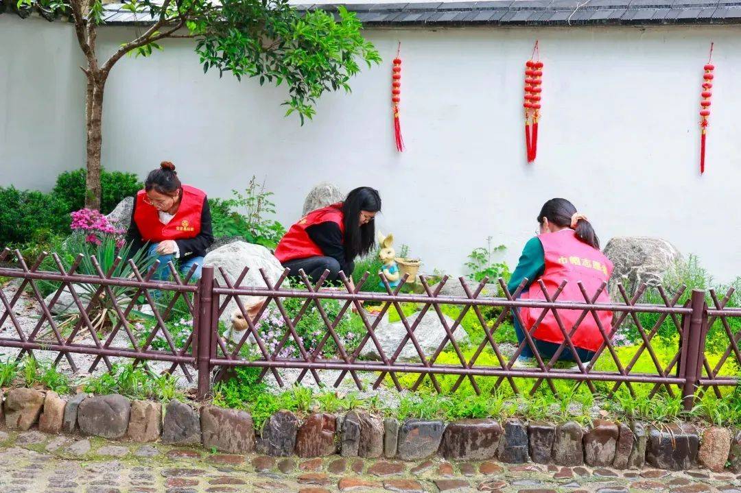 人民日报刊发文章浙江安吉探索乡村美丽庭院建设扮靓乡村小院创造幸福