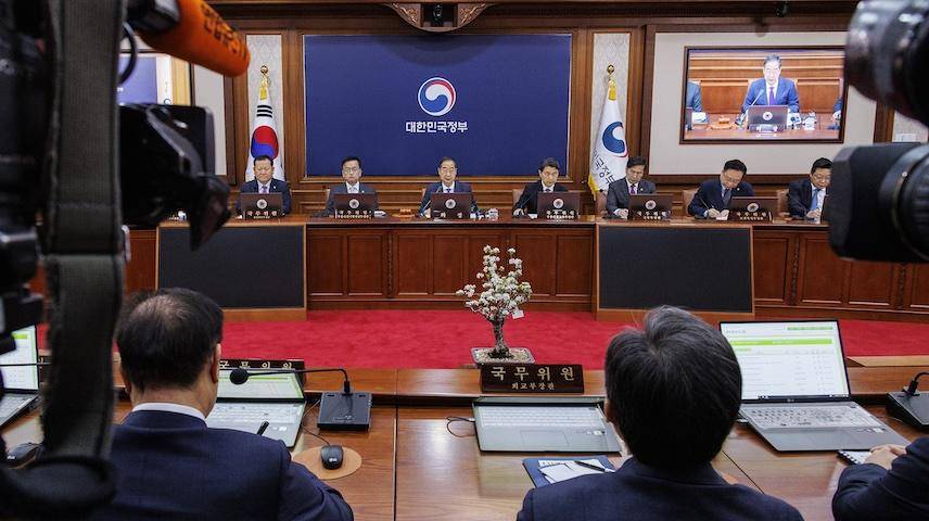 韩国国会选举执政党惨败背后原因与未来影响