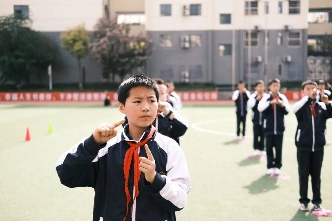 燃运动激情强少年体魄陇南育才学校小学部春季田径运动会顺利召开