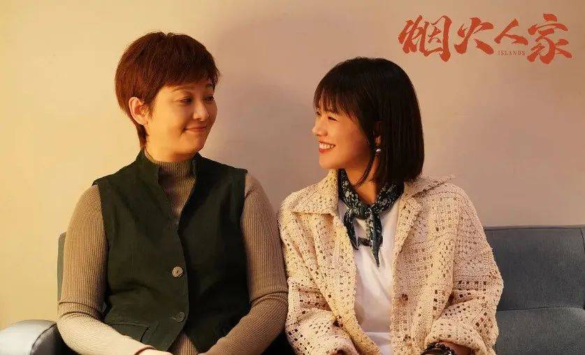 因为跛脚感觉自卑,叠加上冷漠的丈夫,将全幅身心压力都放在女儿身上