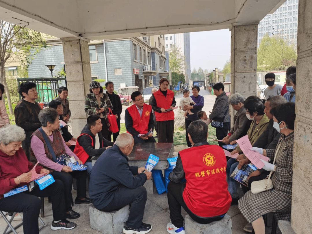 鹤壁市淇滨中学赴淇滨区观景社区开展群众满意度联动共建活动