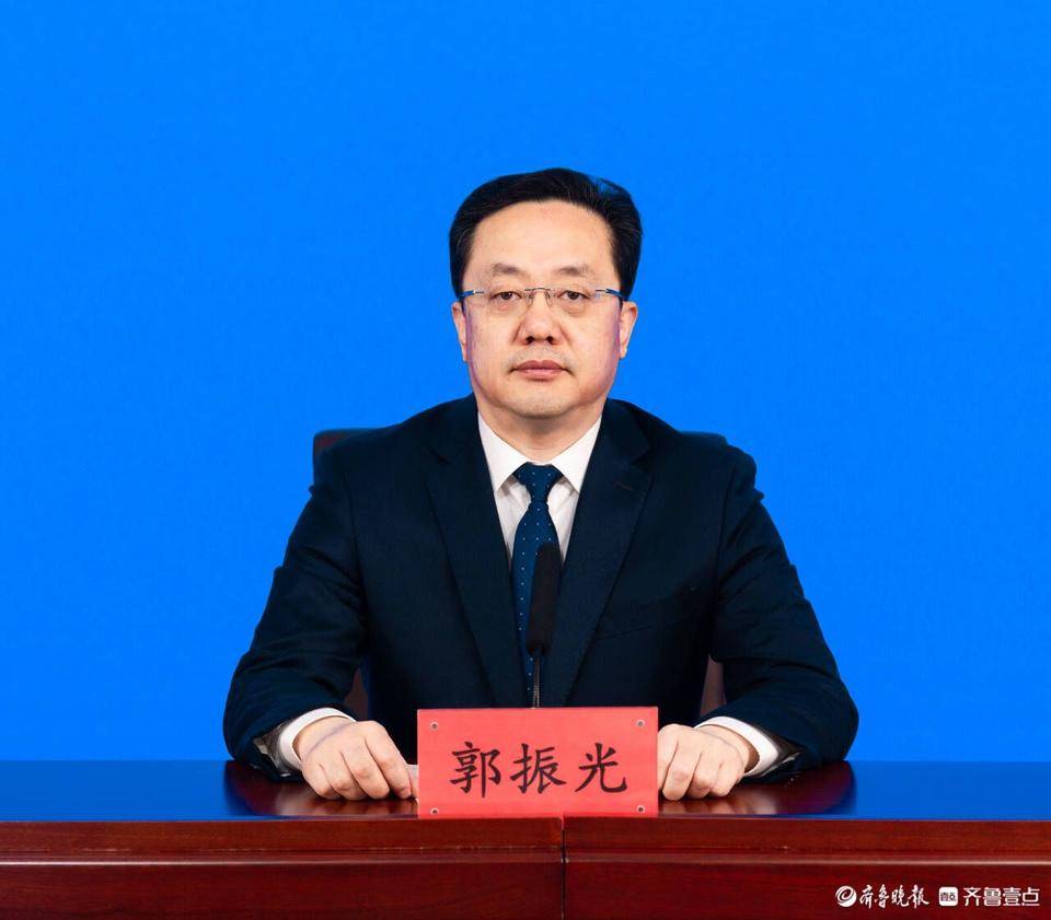 副书记,副局长,市金融稳定发展领导小组办公室常务副主任郭振光介绍