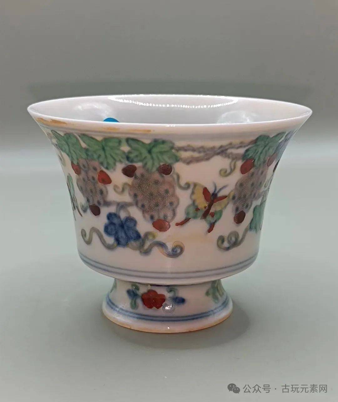 香港春拍明代瓷器火热,藏友送拍成化斗彩!究竟如何?_鉴定_特征_器物