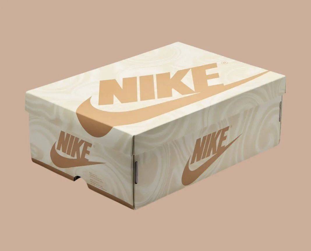 不仅鞋垫有特殊印花,鞋盒规格这次也走心了,同样呈现拉花图案.