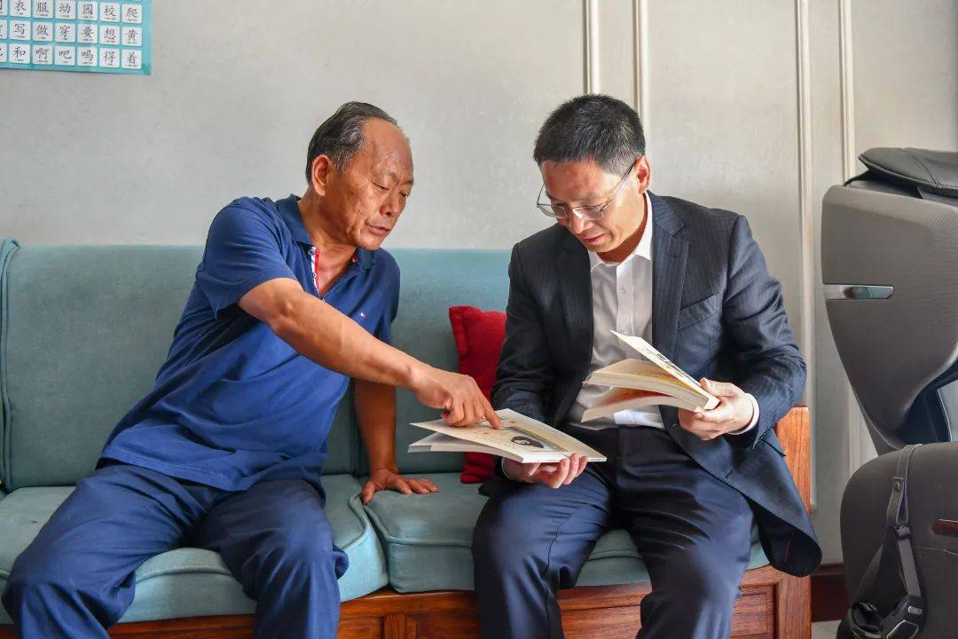 尹国喜看望我区部分老同志