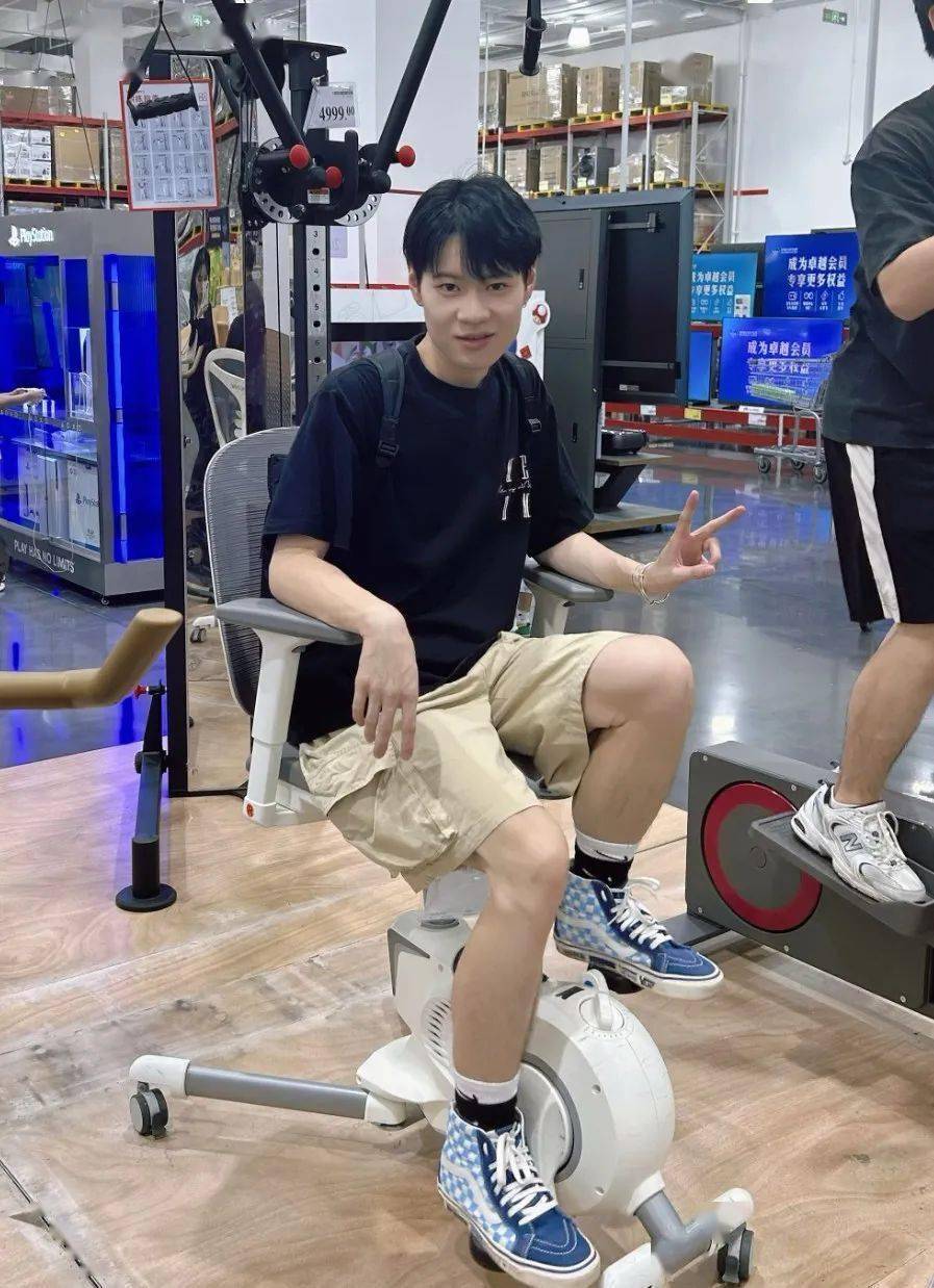 他从高考270分到考上研究生,还减重近百斤!_李根_减肥_成绩