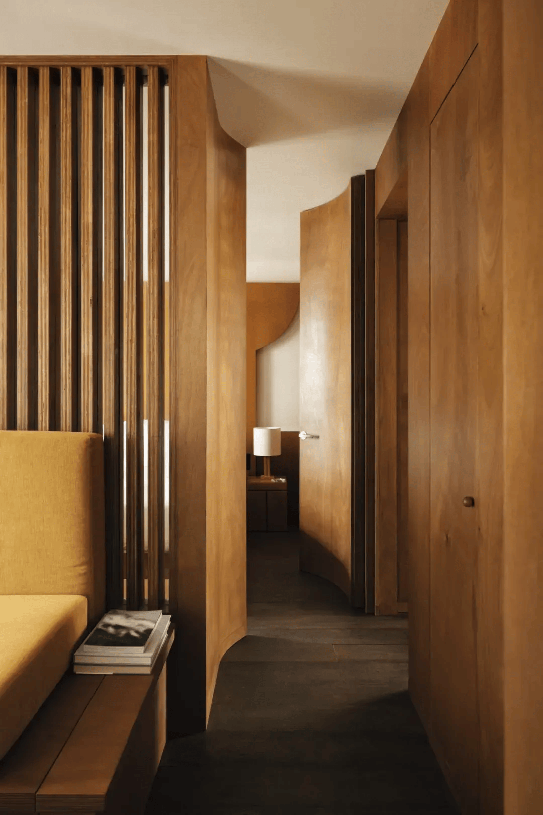 巴黎酒店的室内设计,看似简单,却是材质搭配和色彩的极致_伊斯_伯纳德