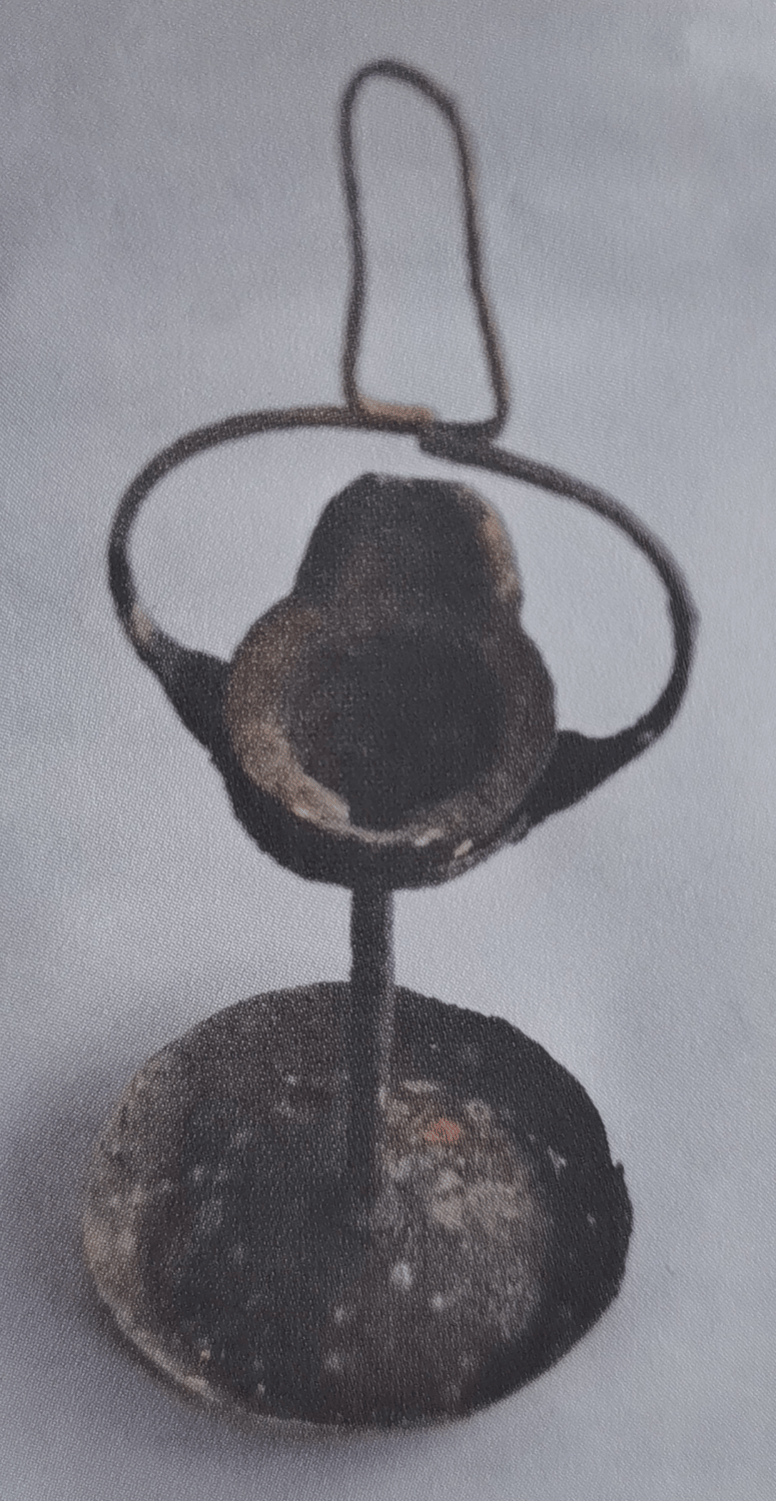 抗战文物故事杨尚昆使用过的油灯