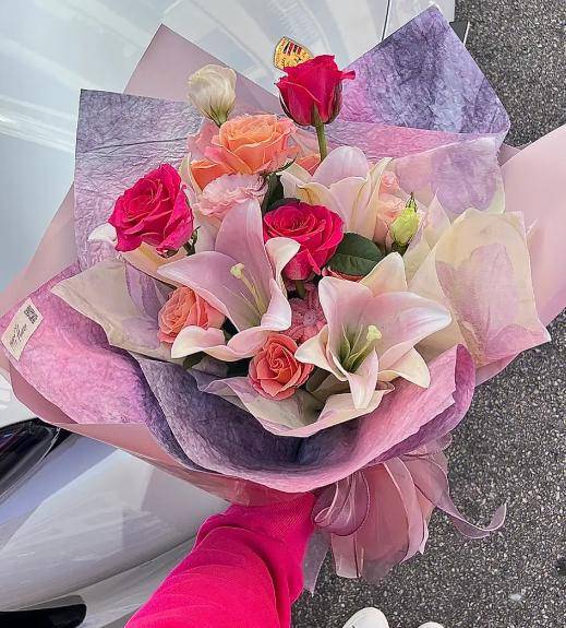 女神节儿子送花怎么发朋友圈