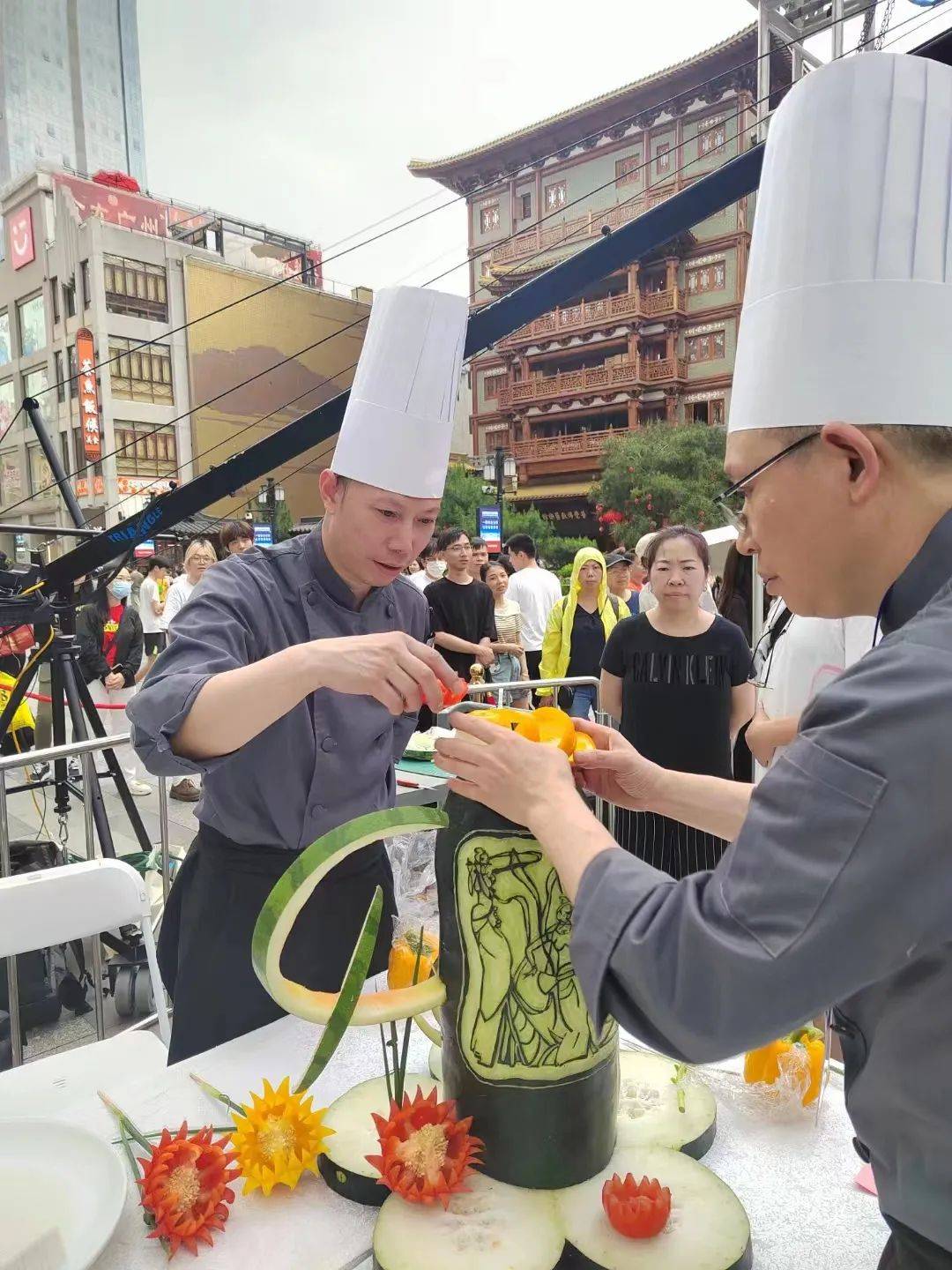 兰缘盛荟高手过招粤菜师傅百花宴果蔬雕刻技能大赛精彩来袭