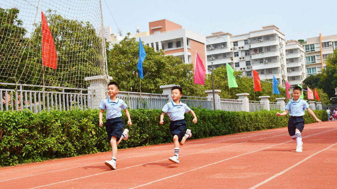 做雅健少年展活力金晖金晖小学举办第五届运动会