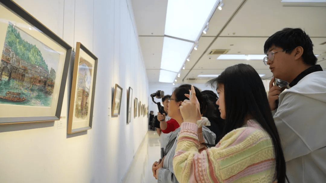 石家庄首届国际水彩画展启幕