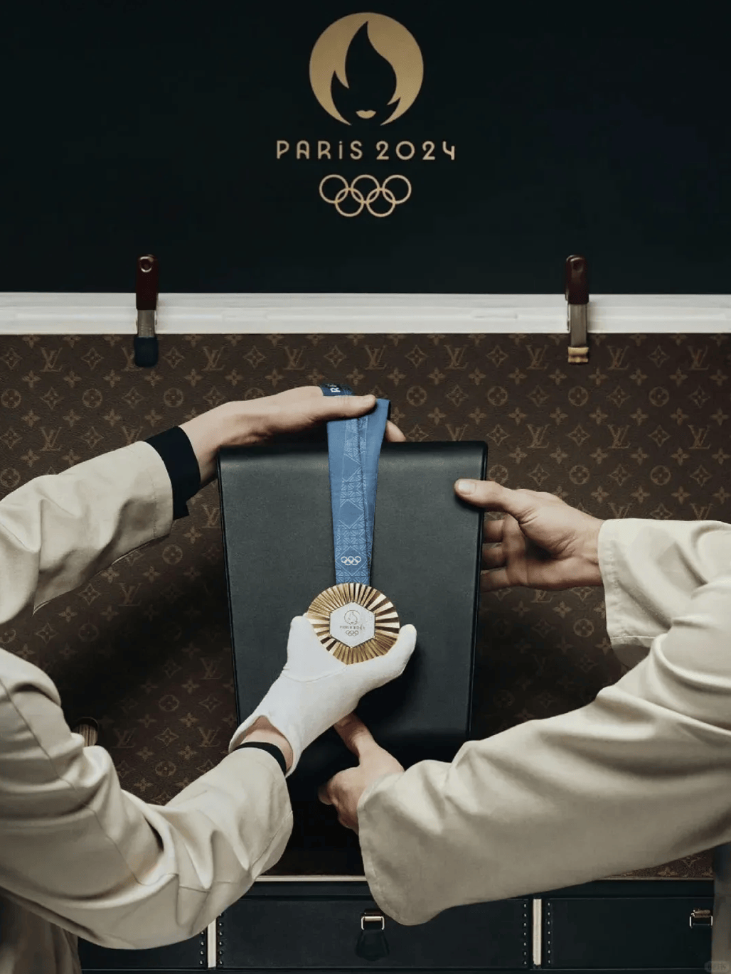 奢侈品巨头涌入巴黎奥运体育场变身lv秀场揭秘这届奥运背后的高定设计