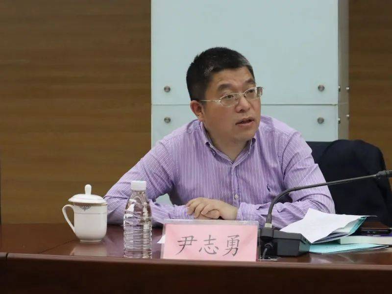 长江文艺出版社社长 尹志勇最后,长江文艺出版社社长尹志勇对各位领导