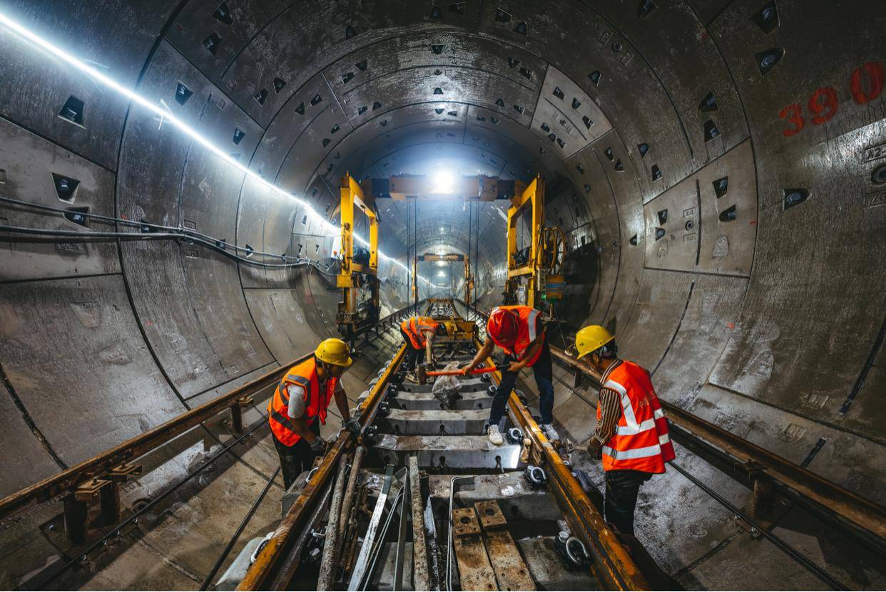 郑州地铁6号线一期工程东北段全线"轨通"_施工_荥阳市
